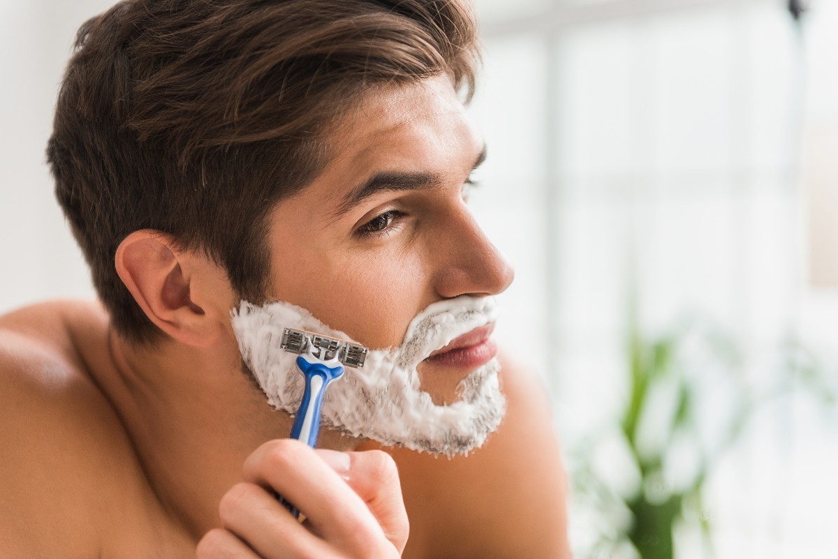 Bart richtig rasieren: Tipps für eine schonende Rasur 
