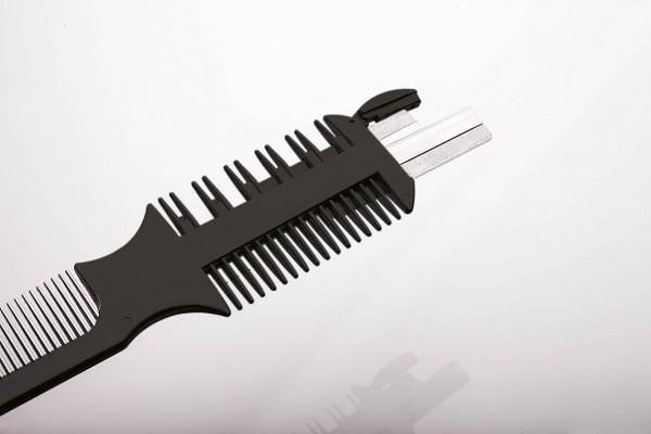 COMB WITH TRIMMING BLADE